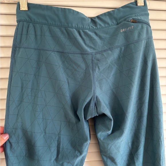 Nike Relay Crop Women’s Running Tights Size Medium - Picture 6 of 6